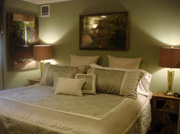 Fox Den Bed And Breakfast
