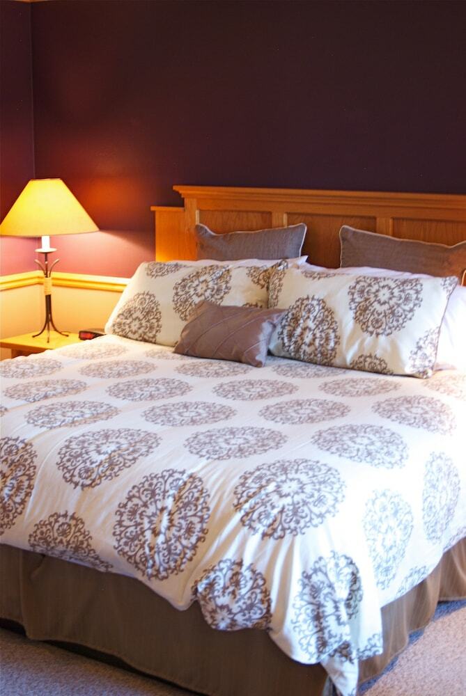 Hostal Settlement Courtyard Inn & Lavender Spa