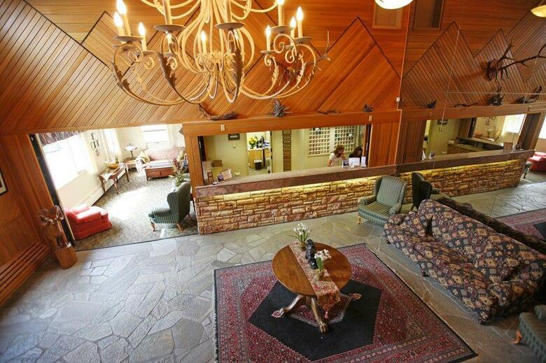 Hotel Mountaineer Lodge