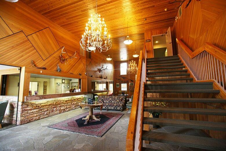 Hotel Mountaineer Lodge