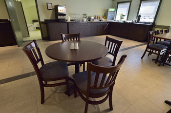 Hotel Quality Inn & Suites