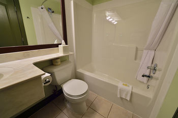 Hotel Quality Inn & Suites