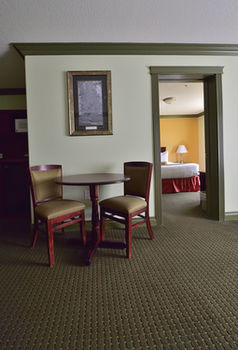 Hotel Quality Inn & Suites