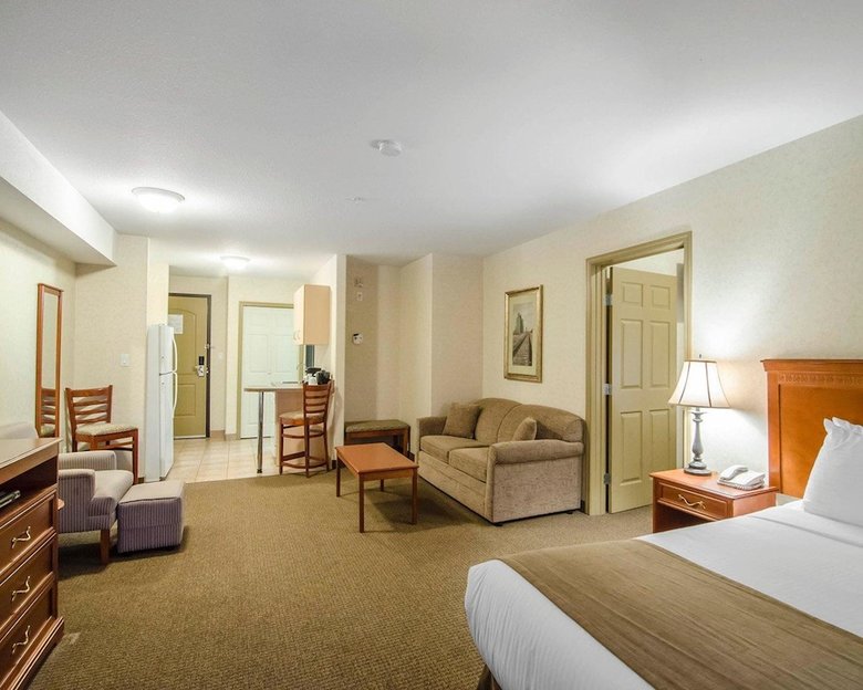 Hotel Quality Inn & Suites