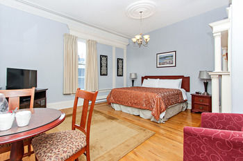 Cabot House Downtown B&B