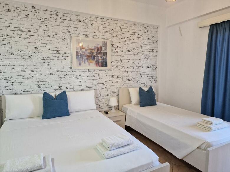 Hostal Villa White