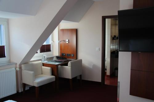 Adena Hotel