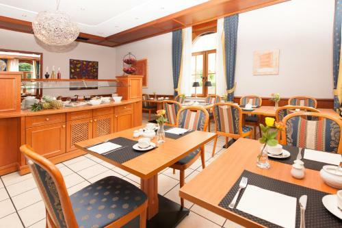 Hotel Sch�tzenburg