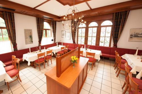 Hotel Sch�tzenburg