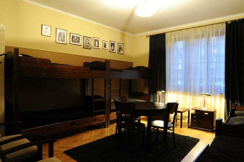 Hotel Hostel Deco
