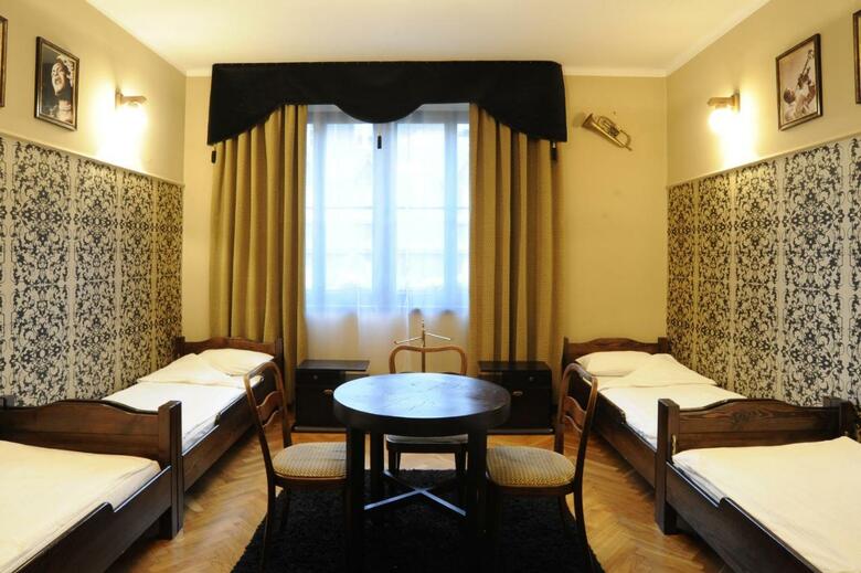 Hotel Hostel Deco