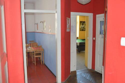 Old Walls Hostel