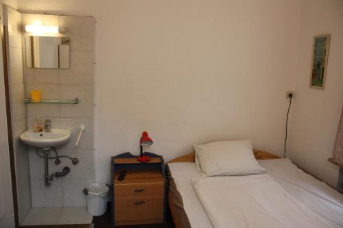 Hostal Hotel Pension Schmellergarten