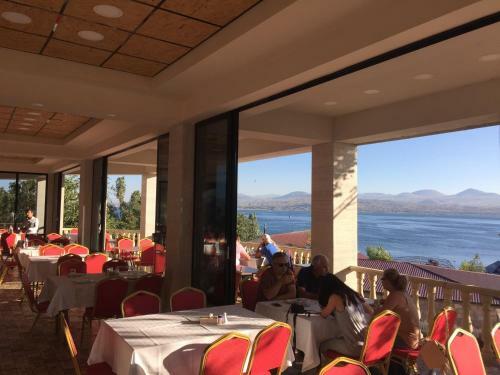 Hotel Ashot Erkat