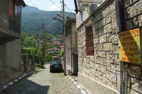 Hostal Guest House Perla