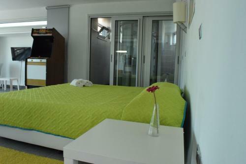 Hotel Pambos Napa Rocks