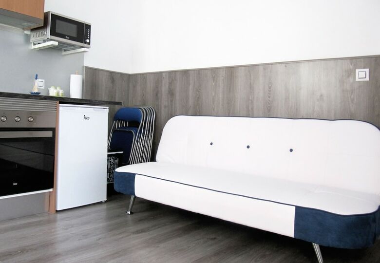 Hostal Maricel Hostel