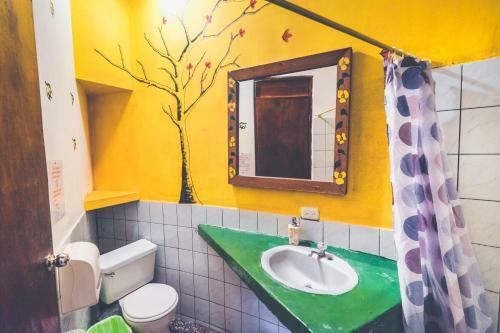 Pura Vida Hostel Tamarindo