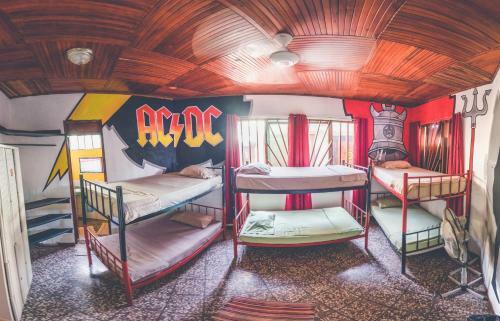 Pura Vida Hostel Tamarindo