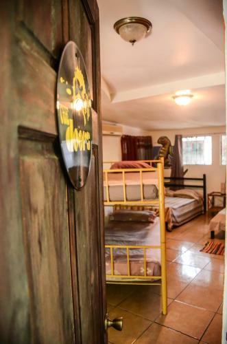 Pura Vida Hostel Tamarindo