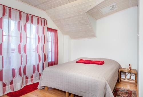 Hostal Turusensaha Guesthouse
