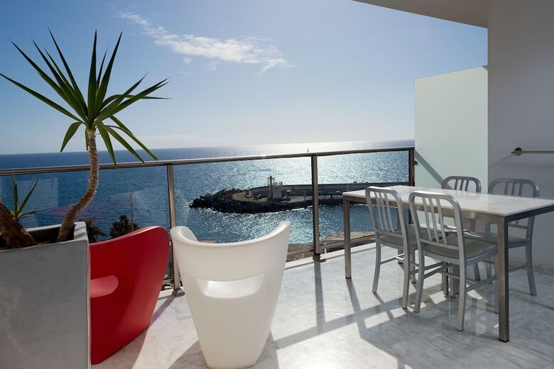 Hotel Marina Suites