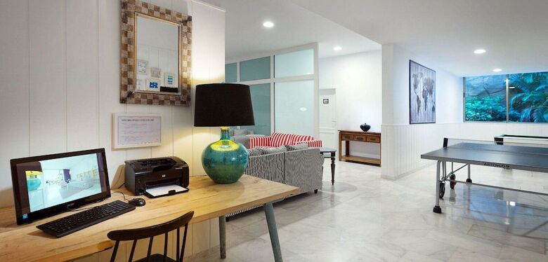 Hotel Marina Suites