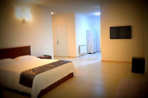 Gb Hotel