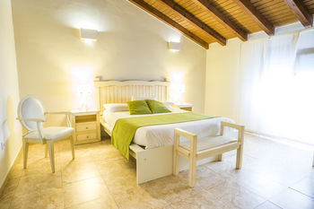 Arohaz Hotel & Gastrobar