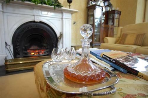 Bed & Breakfast Knockeven House