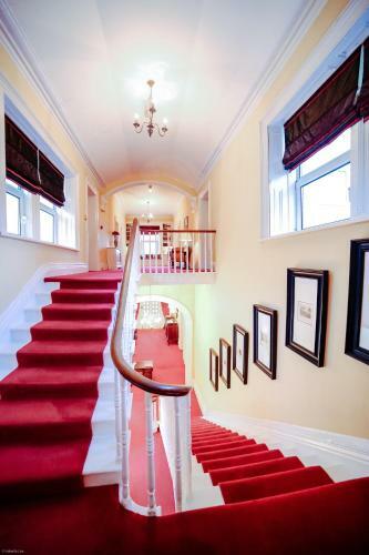 Bed & Breakfast Knockeven House
