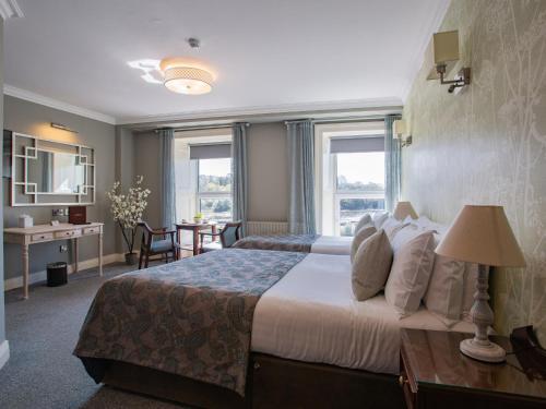 Eccles Hotel