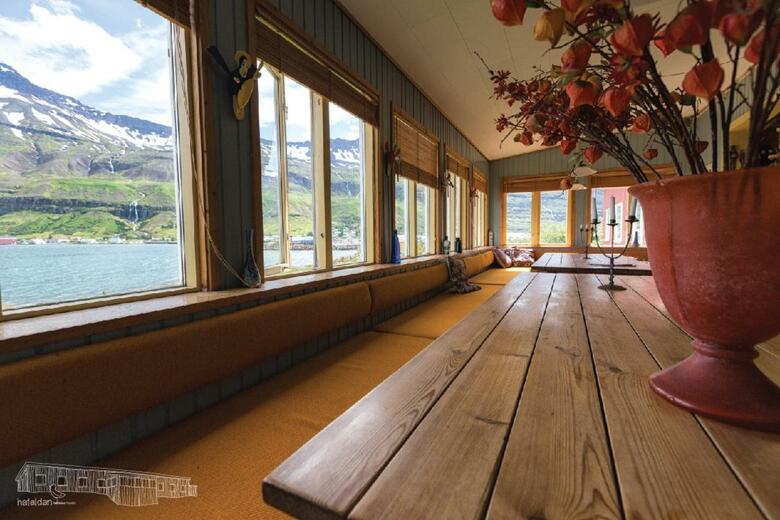 Hafaldan Hi Hostel - Harbour Building