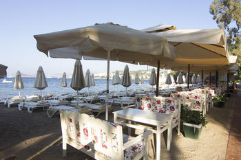 Manuela Hotel