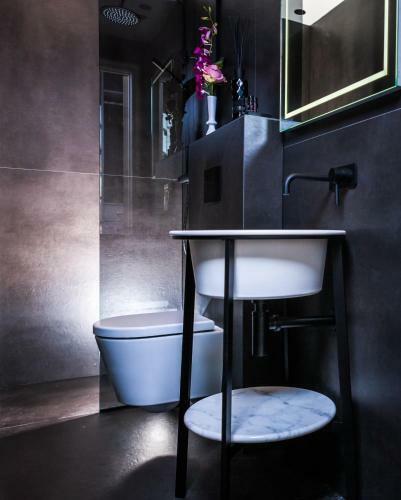 Amstel Corner Hotel