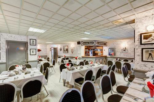 The New Sandringham Court Hotel