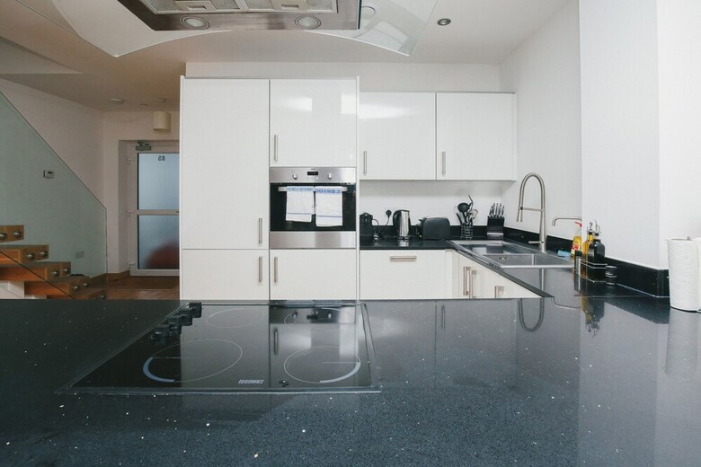 Grand Central Apartments (peymans)