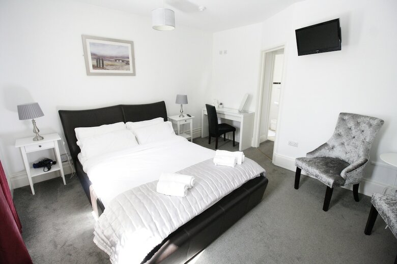 Hostal Church Guesthouse