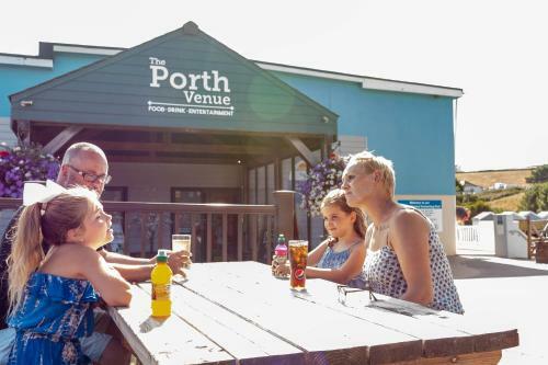 Newquay Bay Resort - Families And Couples Only
