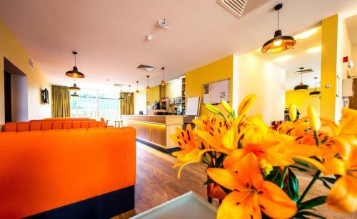 The Lodge At Perth Racecourse