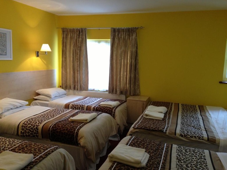 Bed & Breakfast Acton Town Hotel