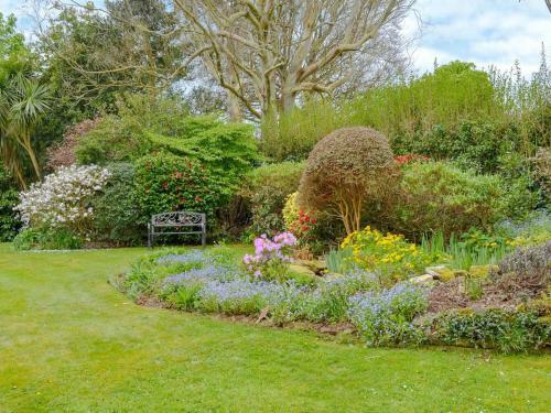 Carnethic House - One Acre View