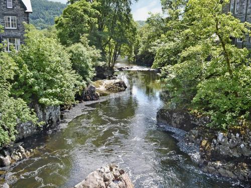 Tyn Y Ffynnon