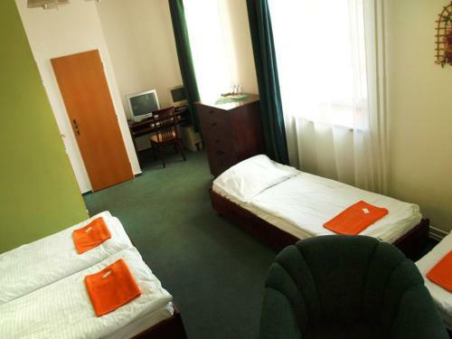 Hotel Dermot