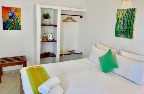 Hostal Sayura House
