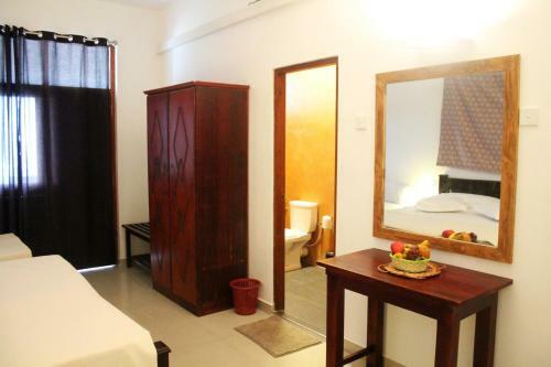 Hotel Coral Seas Beach Hikkaduwa