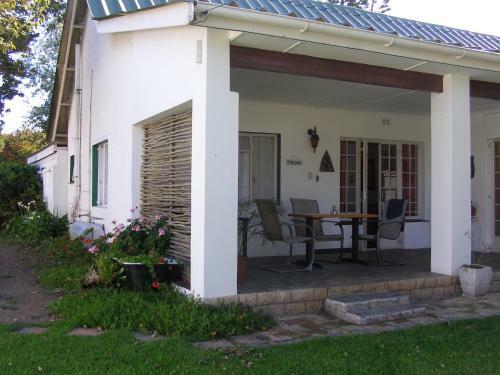 Hostal Falcon Crest Self Catering Cottages