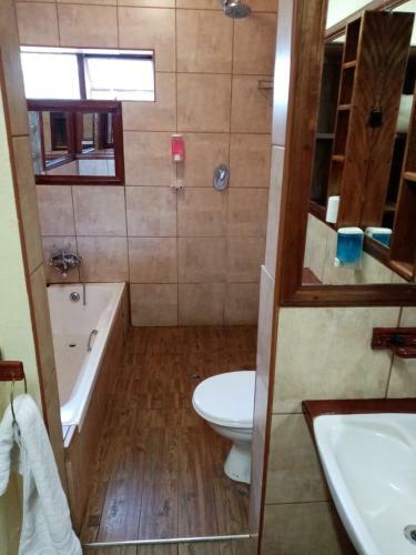 Hostal Tudor Lodge Guest House