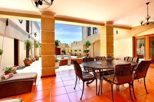 Hostal Casa Mia Guesthouse