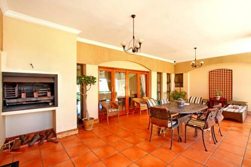 Hostal Casa Mia Guesthouse